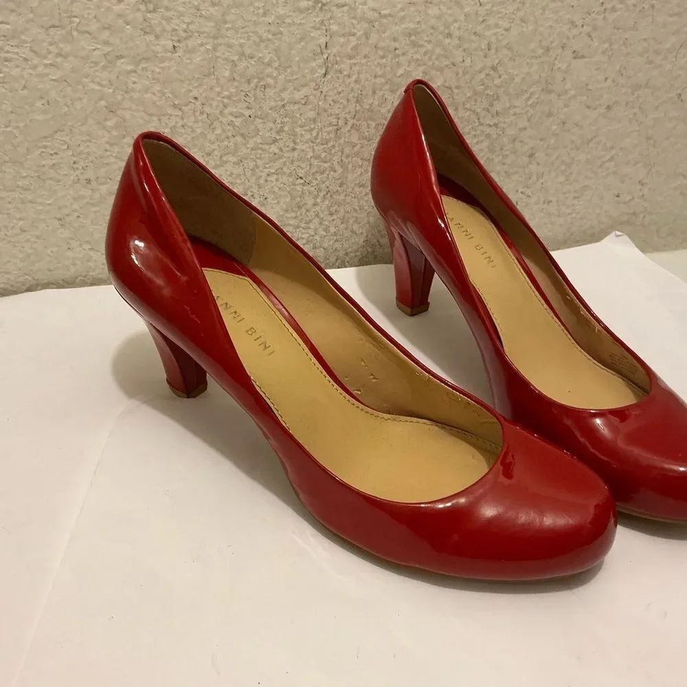 Gianni Bini Classic Red Heels